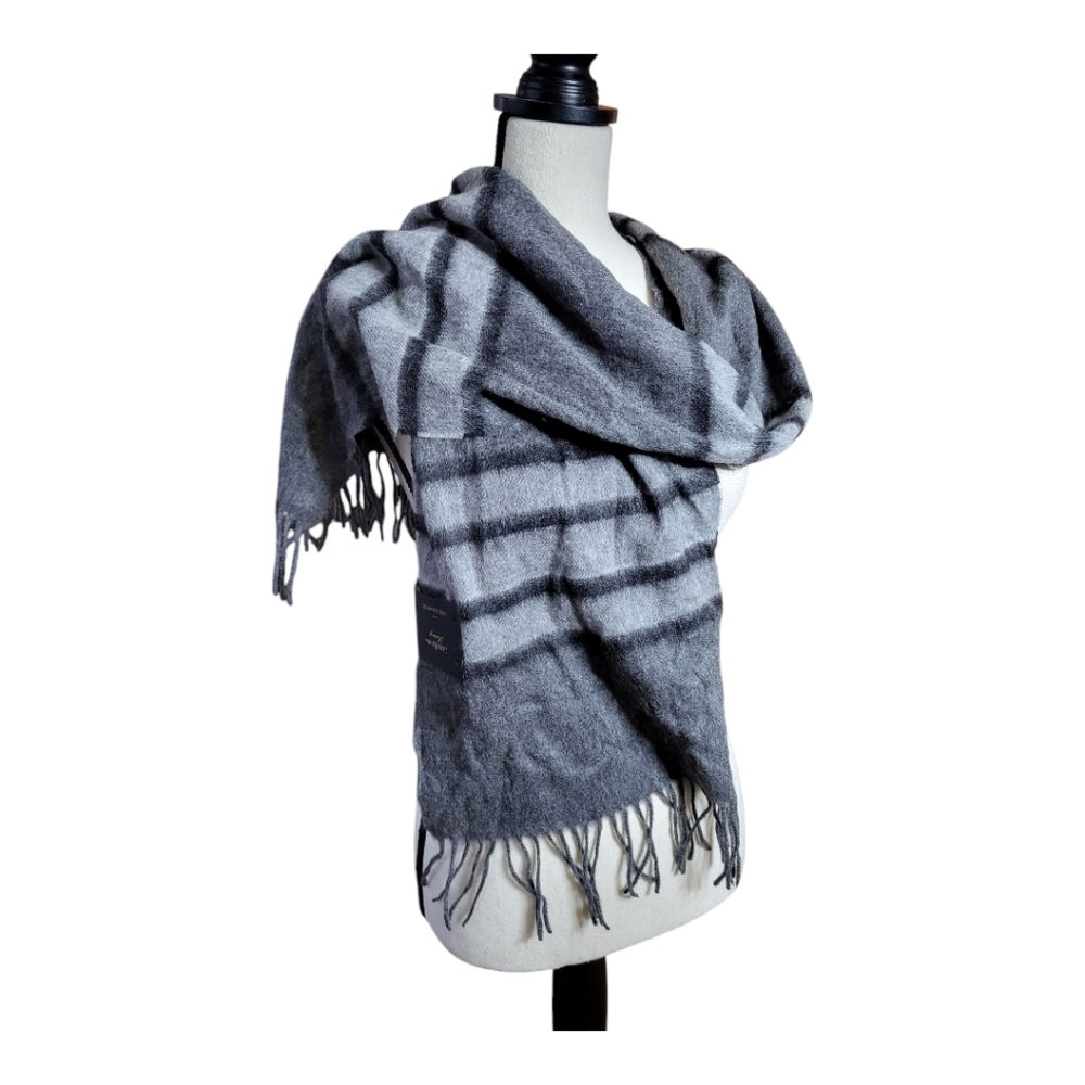 Club room 100% Cashmere scarf new‎